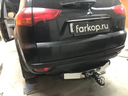 Фаркоп TowRus для Mitsubishi Pajero Sport 2008-2017 (с нерж. накладкой) 159366 в Уфа