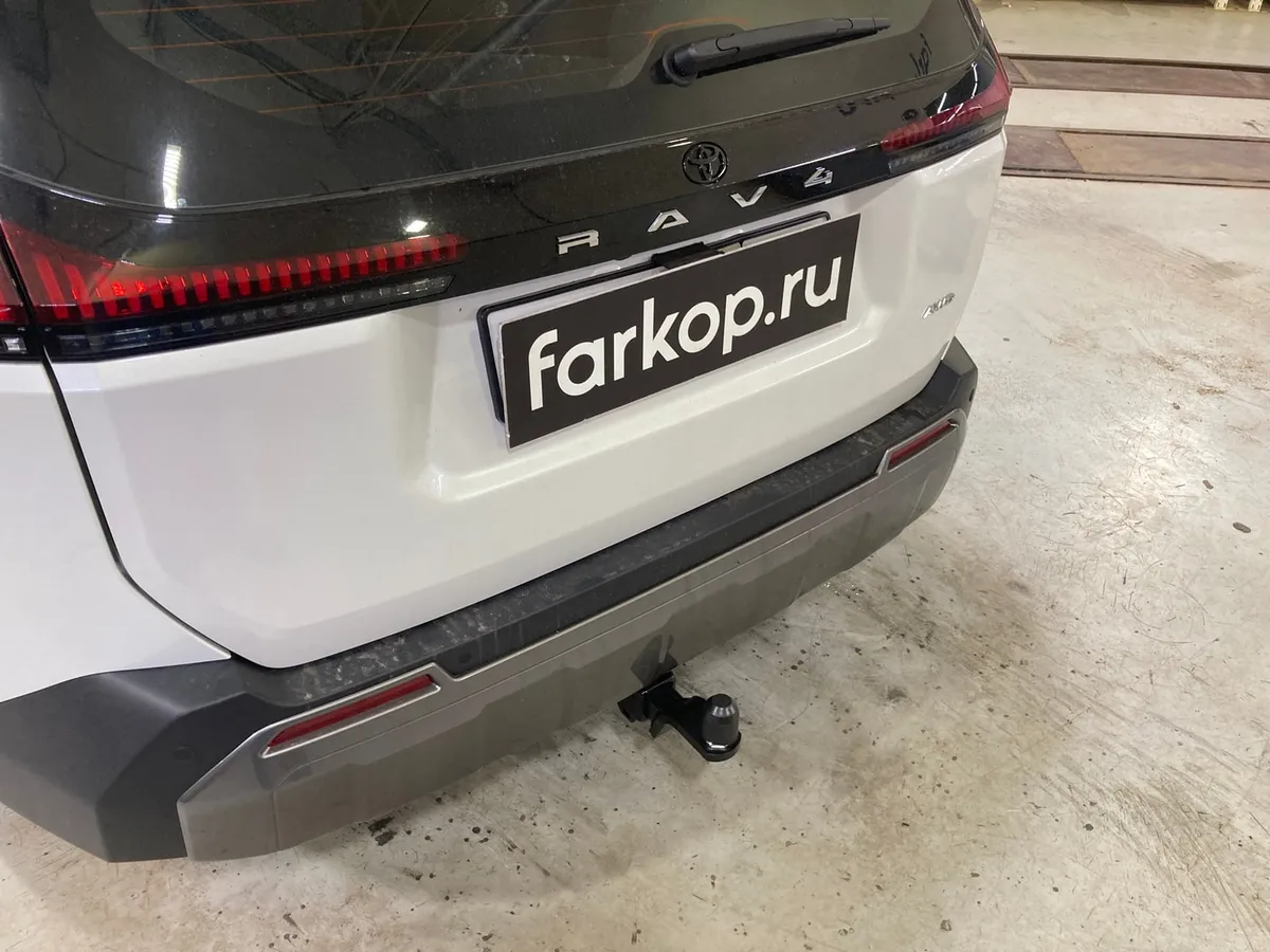 Фаркоп Berg для Toyota RAV4 2025- F.5717.002 в Уфа Фаркоп Berg для Toyota RAV4 2025- F.5717.002 в Уфа