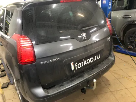 Фаркоп Galia для Peugeot 5008 2010-2016 C051A в Уфа